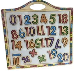 לוח מגנטי מסגרת עץ עם מספרים מעץ 30*30 באתר אטרקציה