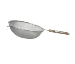 מסננת נירוסטה עם ידית עץ - קוטר 18 ס"מאטרקציה אונליין