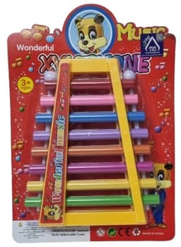 קסילופון צינורות צבעוני רק באטרקציה.