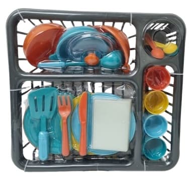 סט כלי מטבח עם מתקן לייבוש כלים רק באטרקציה.