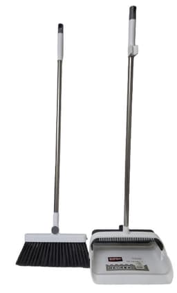 סט יעה ומטאטא מקל מתכת רק באטרקציה.