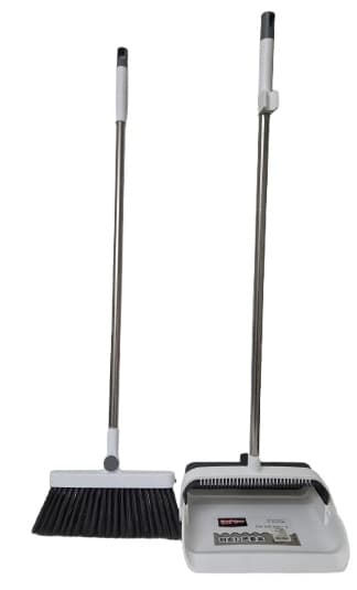 סט יעה ומטאטא מקל מתכת רק באטרקציה.