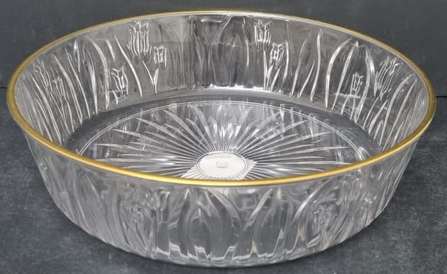 קערת הגשה אקריליק מעוצבת עם פס זהב - קוטר 28 ס"מ באטרקציה.