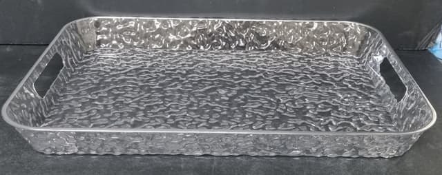 מגש אקריליק מעוצב עם ידיות 44.5X29.5 גובה 4.5 ס"מ באטרקציה.