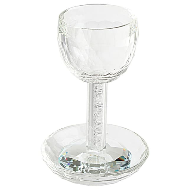 כוס קידוש ותחתית קריסטל רק באטרקציה.