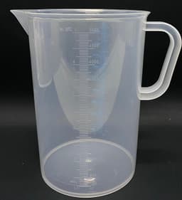 כד מידה פלסטיק 5 ליטר קונים רק באטרקציה מהיבואן לצרכן