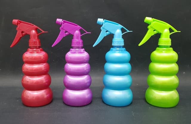 שפריצר פלסטיק צבעוני 23 סמ באטרקציה אונליין מהיבואן לצרכן