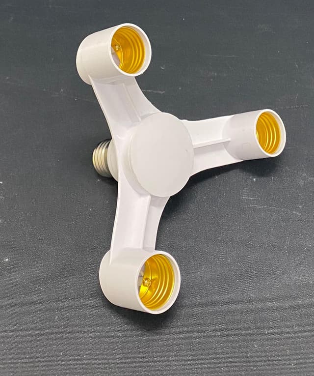 בית מנורה מתפצל ל 3 נורות - הברגה עבה קונים בזול באטרקציה