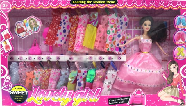 בובה עם 20 שמלות להחלפה קונים רק באטרקציה מהיבואן לצרכן