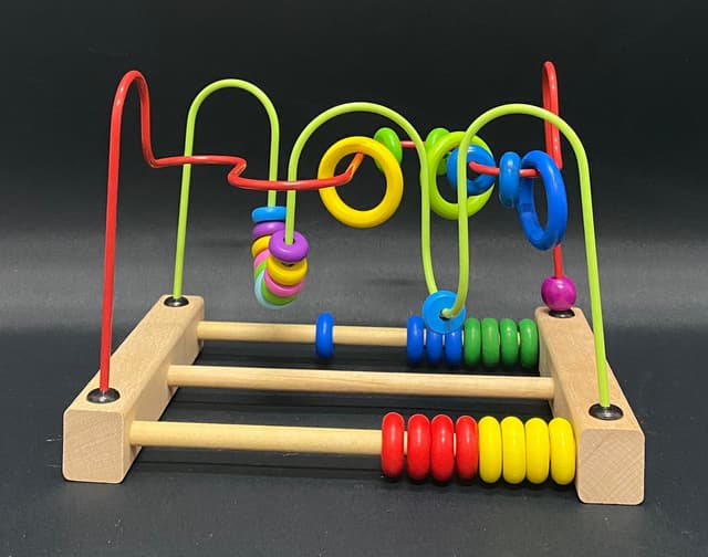 משחק עץ לפעוטות מבוך חרוזים קונים בזול רק באטרקציה