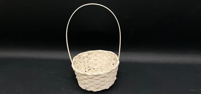 סלסלת קש לבנה עם ידית 16 סמ באטרקציה אונליין