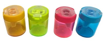 מחדד מיכל עגול צבעוני עם 2 גדלים ומכסה רק באטרקציה