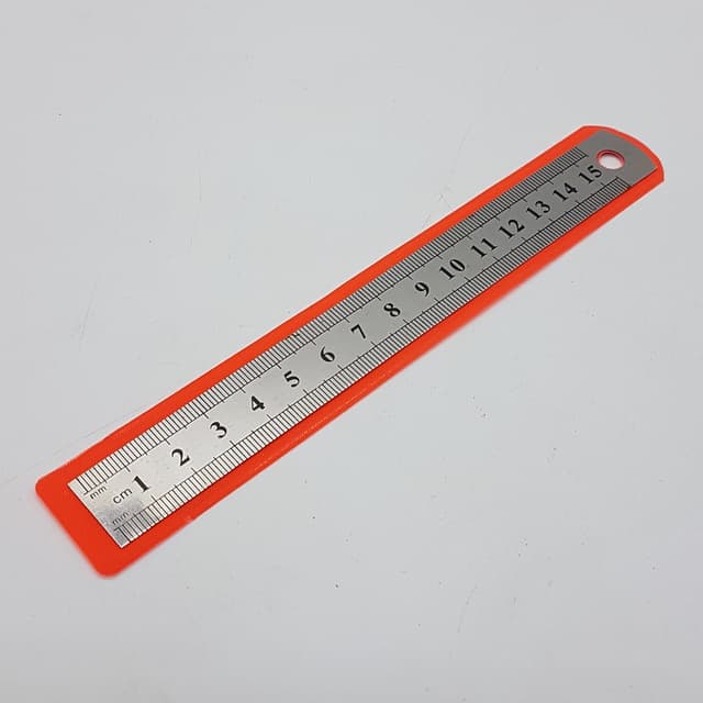 סרגל ברזל 15 ס"מ קונים רק באטרקציה מהיבואן לצרכן