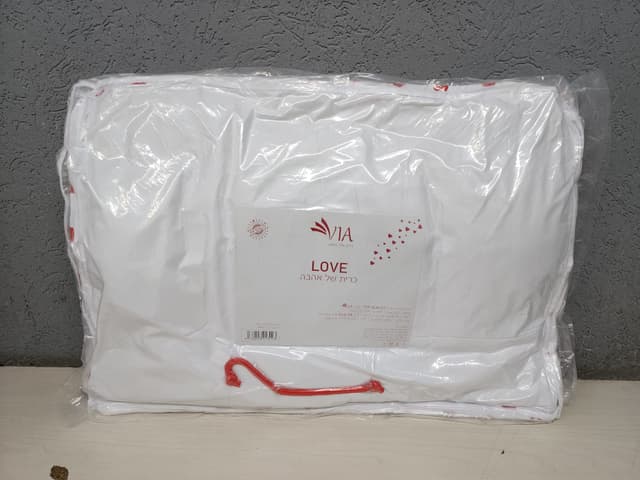 כרית שינה LOVE - מידה 50X70 קונים רק באטרקציה מהיבואן לצרכן