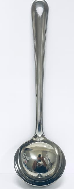 מצקת נירוסטה קוטר כ- 7 ס"מ קונים רק באטרקציה מהיבואן לצרכן