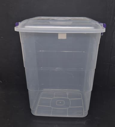 ארגז אחסון פלסטיק עם מכסה וסוגרים 25X25 גובה כ- 37 ס"מ קונים רק באטרקציה מהיבואן לצרכן