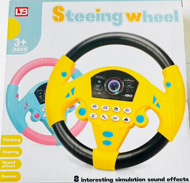 הגה עם כפתורים משמיע קולות של רכב – מנוע, צופר, נסיעה ועוד. קונים רק באטרקציה מהיבואן לצרכן