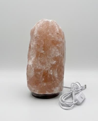 מנורת מלח טבעית מרהיבה במשקל 2-3 קילו לבית קונים רק באטרקציה מהיבואן לצרכן