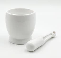 סט מכתש ועלי לבן – לטחינת תבלינים ומזון קונים רק באטרקציה מהיבואן לצרכן