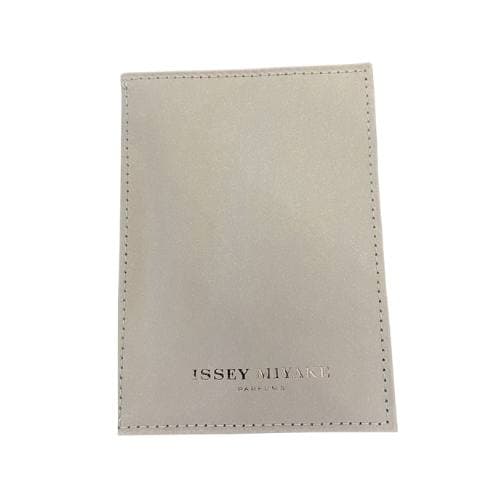 כיסוי לדרכון - איסי מיאקי Accessories - Issey Miyake - Passport Cover