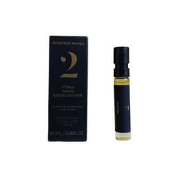 דוגמיות מס' 2 סיטרוס ווד סוויד לטר אדפ יוניסקס 2 מ"ל רוסנדו מטאו - Rosendo Mateu No 2 Citrus Wood Suede Leather Unisex 2ml EDP SAMPLE