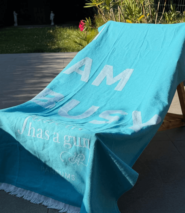 גולייט הז אה גאן מגבת חוף