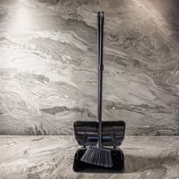 יעה בית מלון יוקרתי עם מטאטא