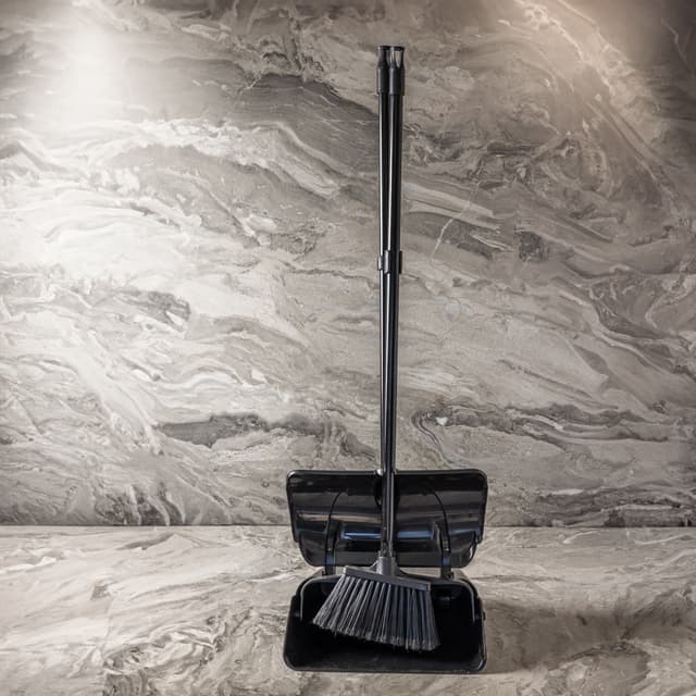 יעה בית מלון יוקרתי עם מטאטא