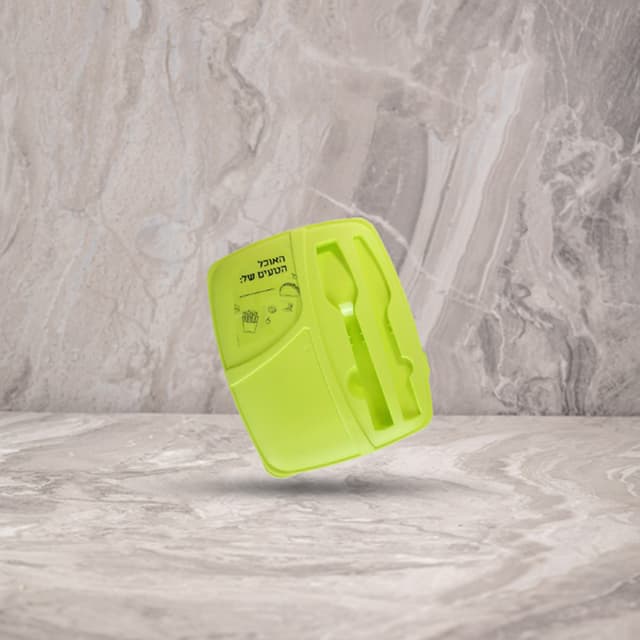 קופסת אוכל+סכין ומזלג .