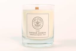 נר שמן | בריח יסמין פרחוני ורענן | הנר אינו מכיל פרפין | המכיל שמנים צמחיים ושעוות ליצירת אוירה בטוחה | מפיץ ריח לחלל החדר | אמה לורה | Ama lurra