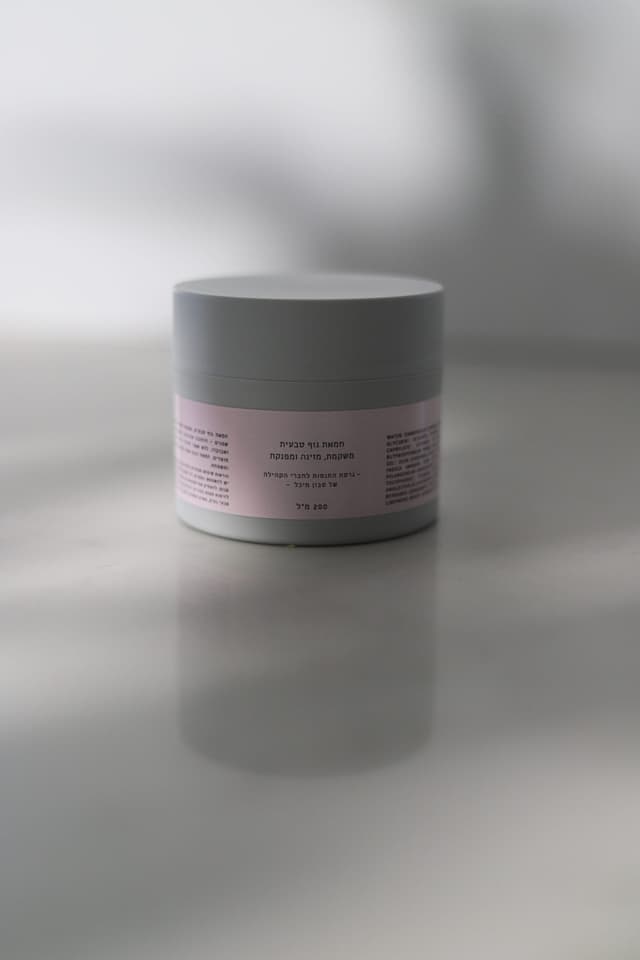 חמאת גוף טבעית משקמת מזינה ומפנקת