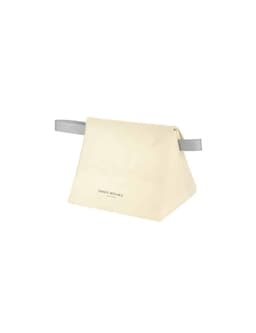 איסי מיאקי תיק רחצה בז' - ISSEY MIYAKE IVORY SHOWER BAG