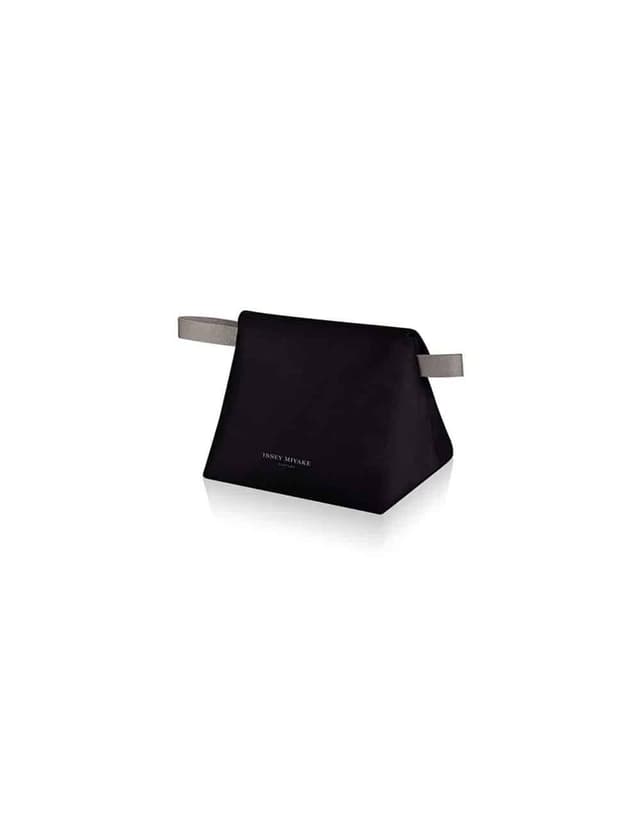 איסי מיאקי תיק רחצה שחור - ISSEY MIYAKE BLACK SHOWER BAG