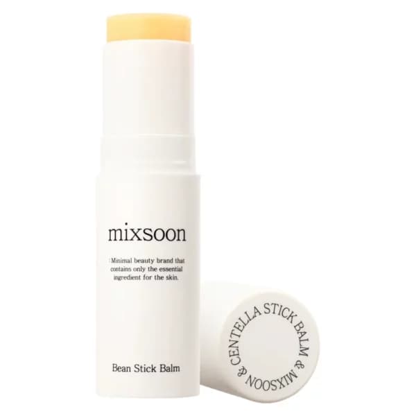 סטיק המועשר בתמצית סויה המעניק בוסט של לחות לעור הפנים - mixsoon